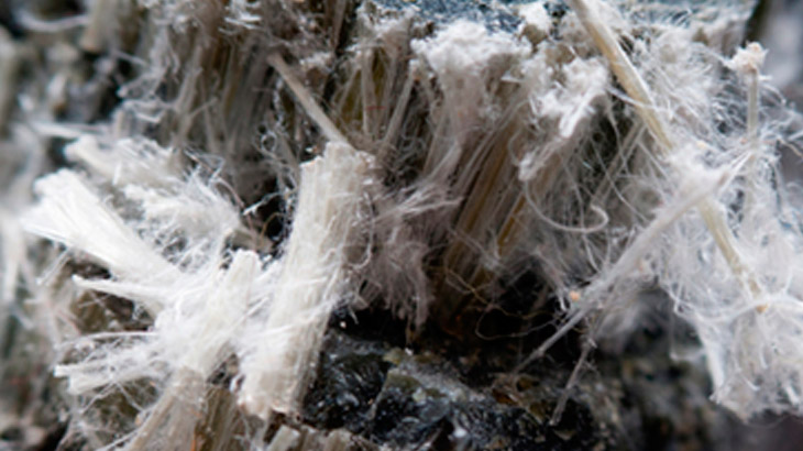 Amianto, analizan el peligro mortal del contacto con esta fibra